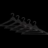 Houten kledinghangers